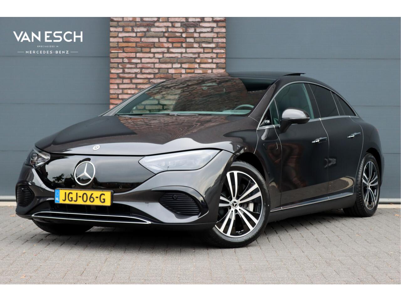 Mercedes-Benz EQE 300 Luxury Line 89 kWh | 39.500,- ex | Distronic | Panoramadak | Verwarmd Stuurwiel | Memory | Leder | Warmtepomp | Camera | Rijassistentiepakket | Digital Light |