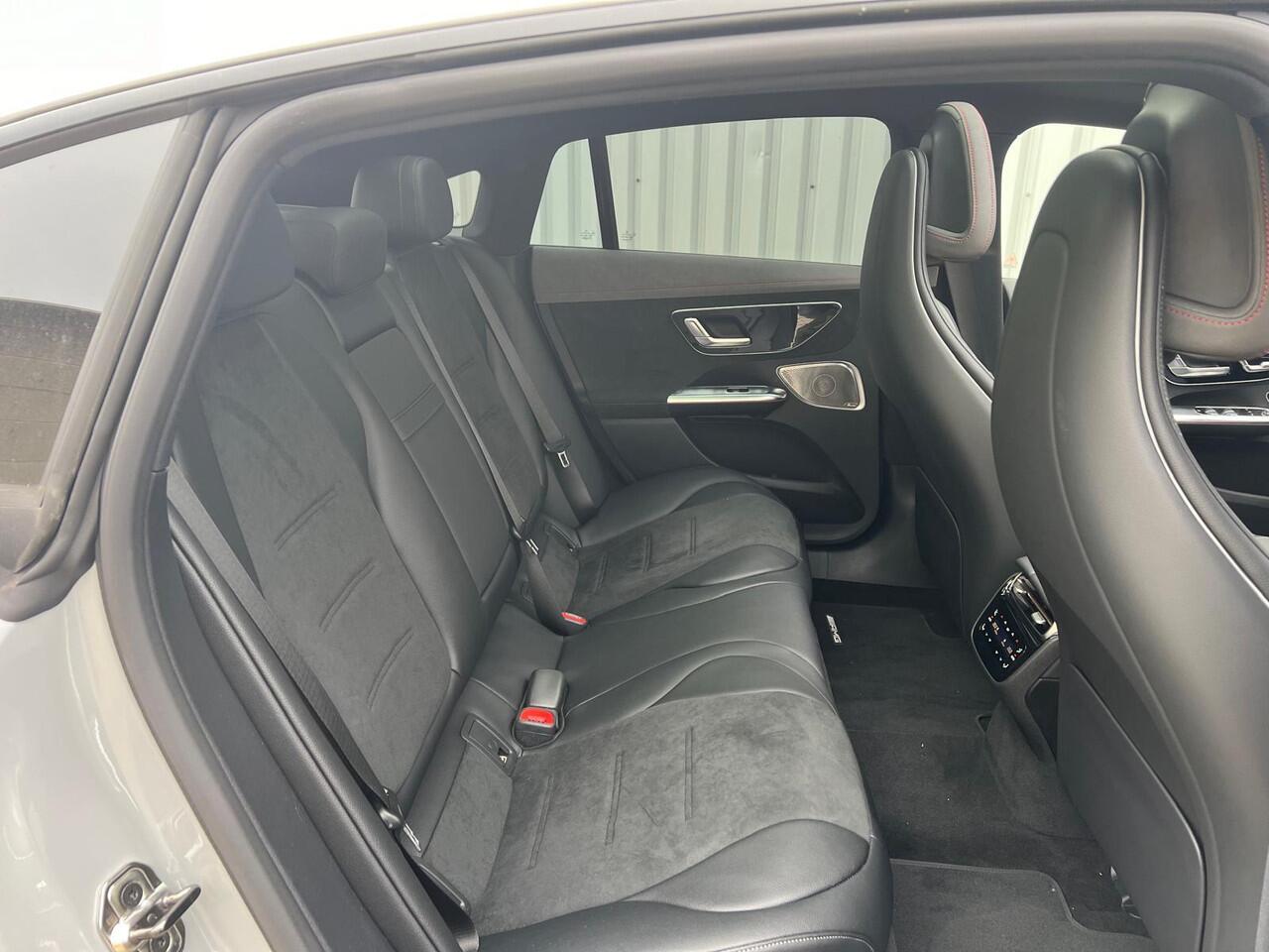 Mercedes-Benz EQE 300 AMG Line | Night Pakket | Panoramadak | 360° Camera | Burmester® 3D | Rijassistentiepakket Plus | Memorystoelen Verwarmd | Apple & Android Carplay | Sfeerverlichting