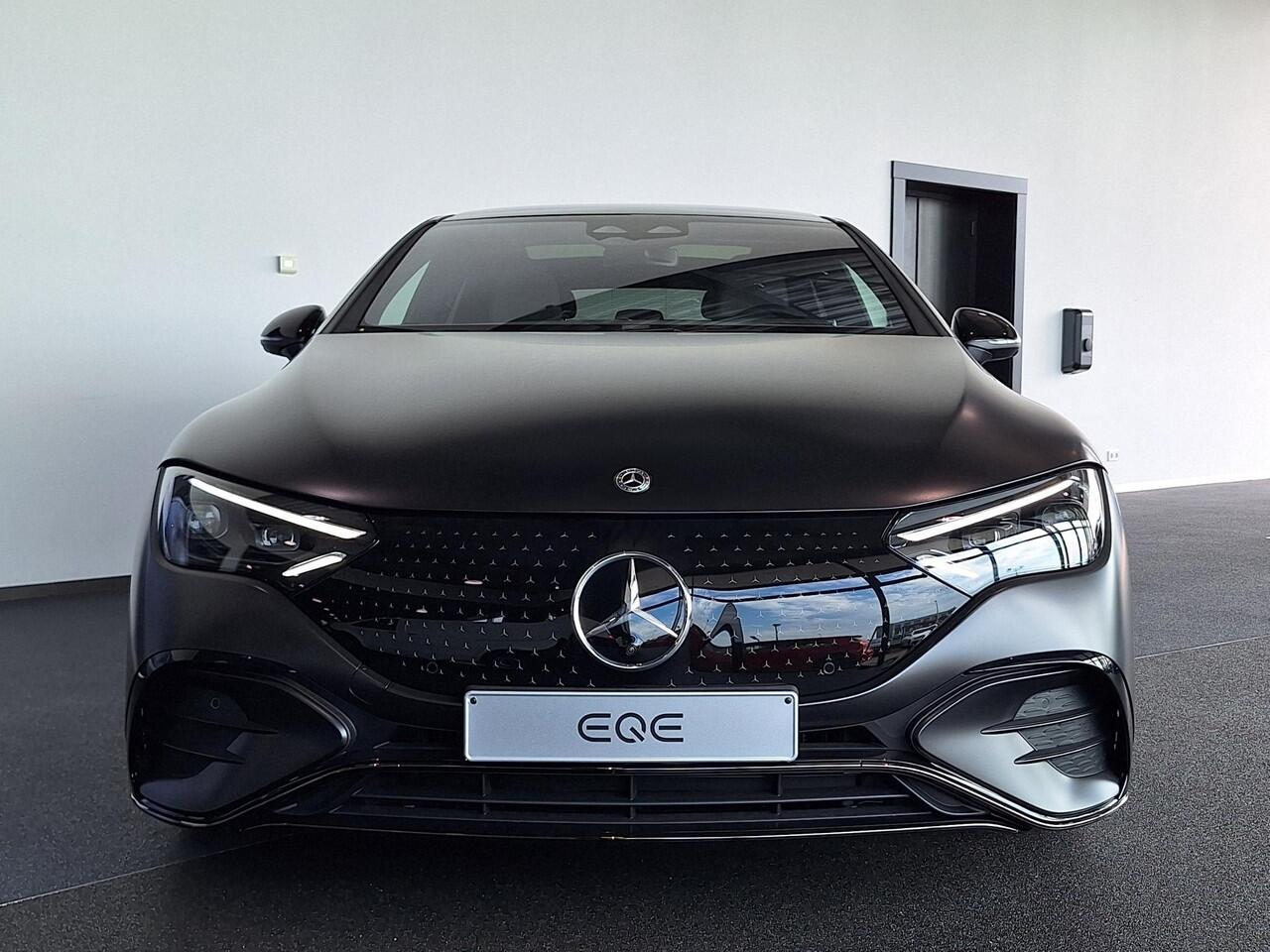 Mercedes-Benz EQE 350 AMG Line | Matgrijs | Premium Pakket | Night Pakket | Rijassistentiepakket Plus | Panoramadak | AIRMATIC Luchtvering | Burmester 3D Surround Sound |