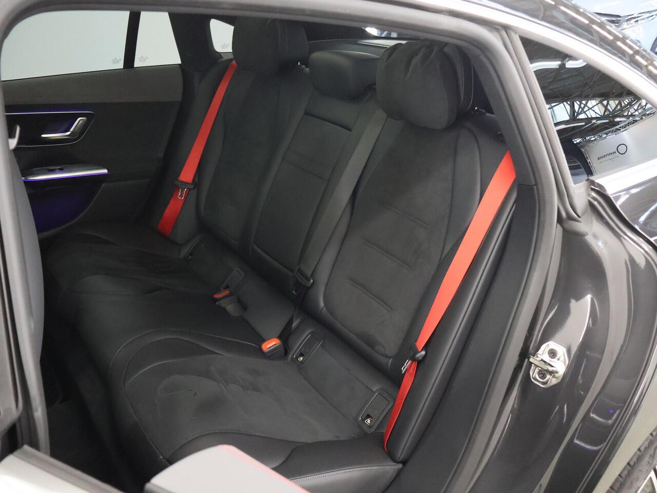 Mercedes-Benz EQE 300 AMG Line 89 kWh | Panoramadak | Memory | Sfeerverlichting | Apple carplay/Android auto | Dodehoekassistent | Manufaktur gordels |