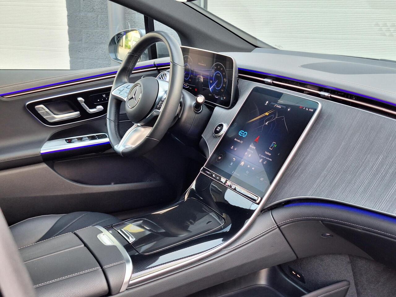 Mercedes-Benz EQE 300 Luxury Line | Panoramadak | Luchtvering | Achteruitrijcamera | Memorystoelen Verwarmd | Sfeerverlichting | Apple & Android Carplay