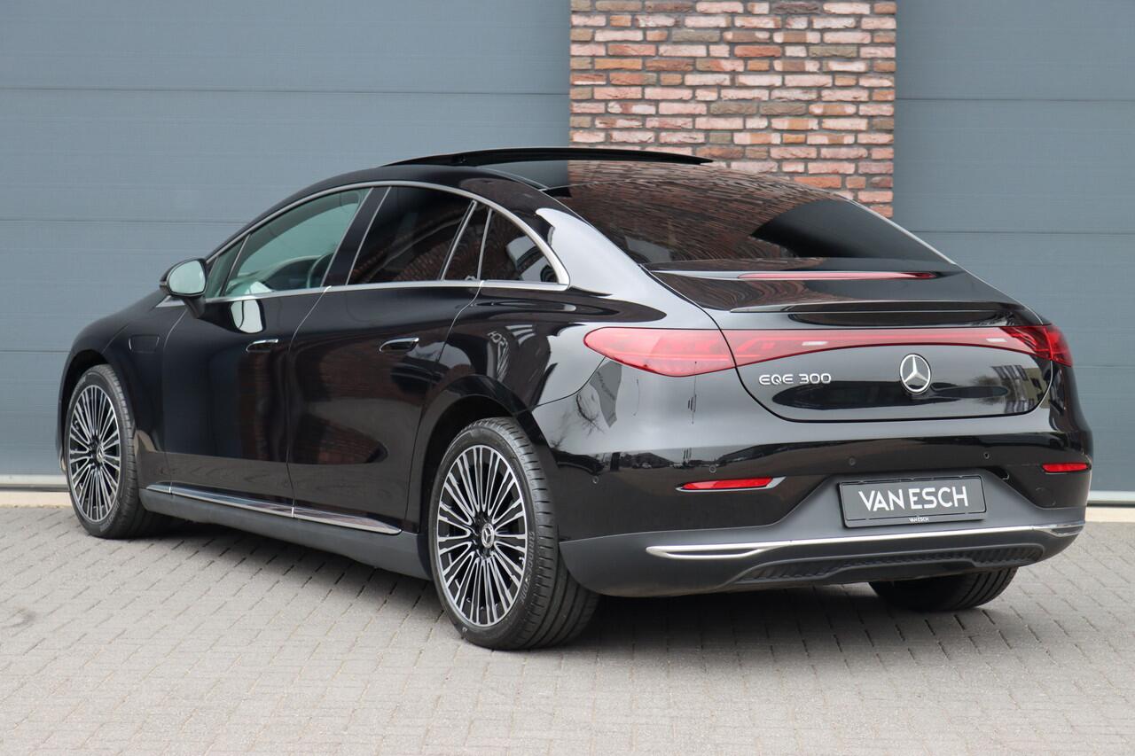 Mercedes-Benz EQE 300 Business Line 89 kWh | MBUX Hyperscreen | Distronic | Memory | Panoramadak | Verwarmd Stuurwiel | Augmented Reality | Leder | Warmtepomp |