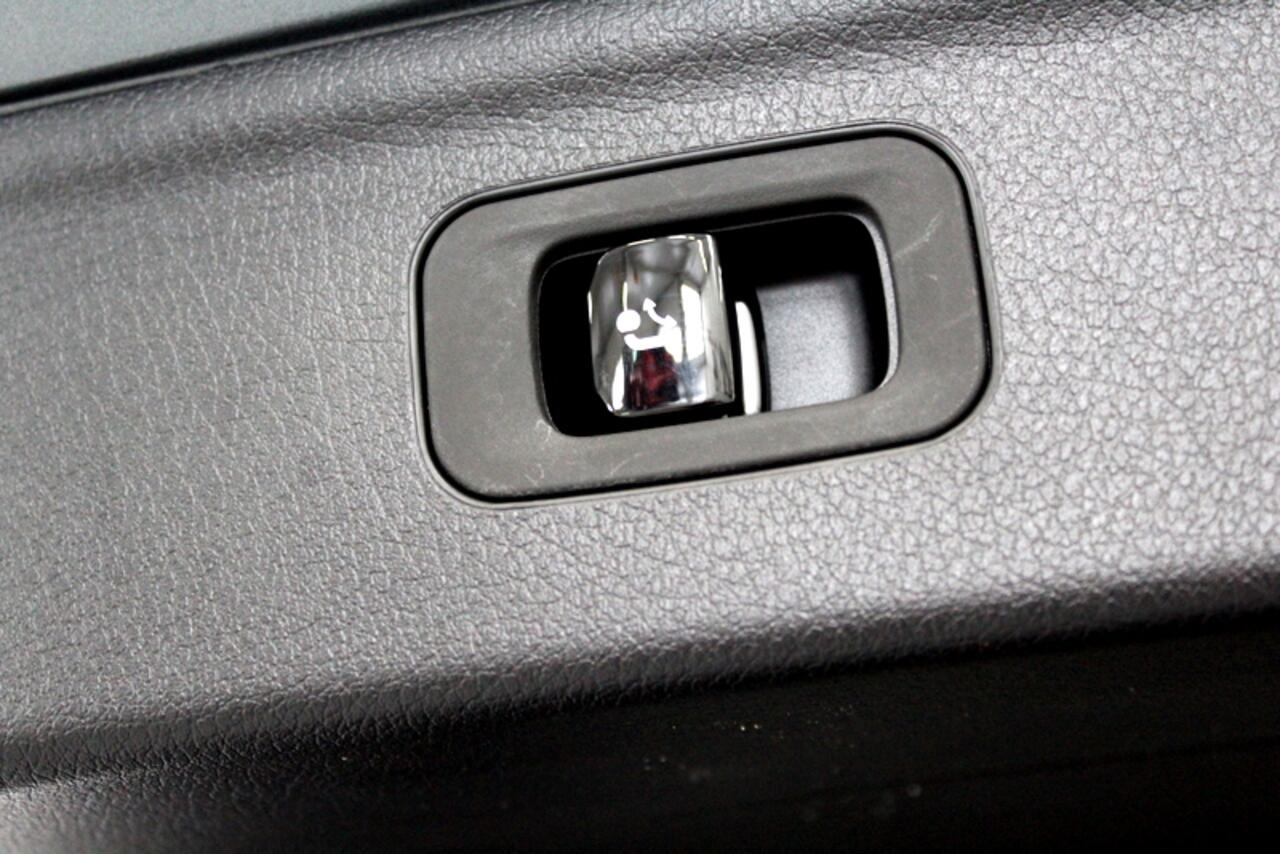 Mercedes-Benz EQE SUV 350 4Matic AMG Line 91 kWh, PANORAMADAK | ELEC-TREKHAAK | LUCHTVERING | BURMESTER SOUND