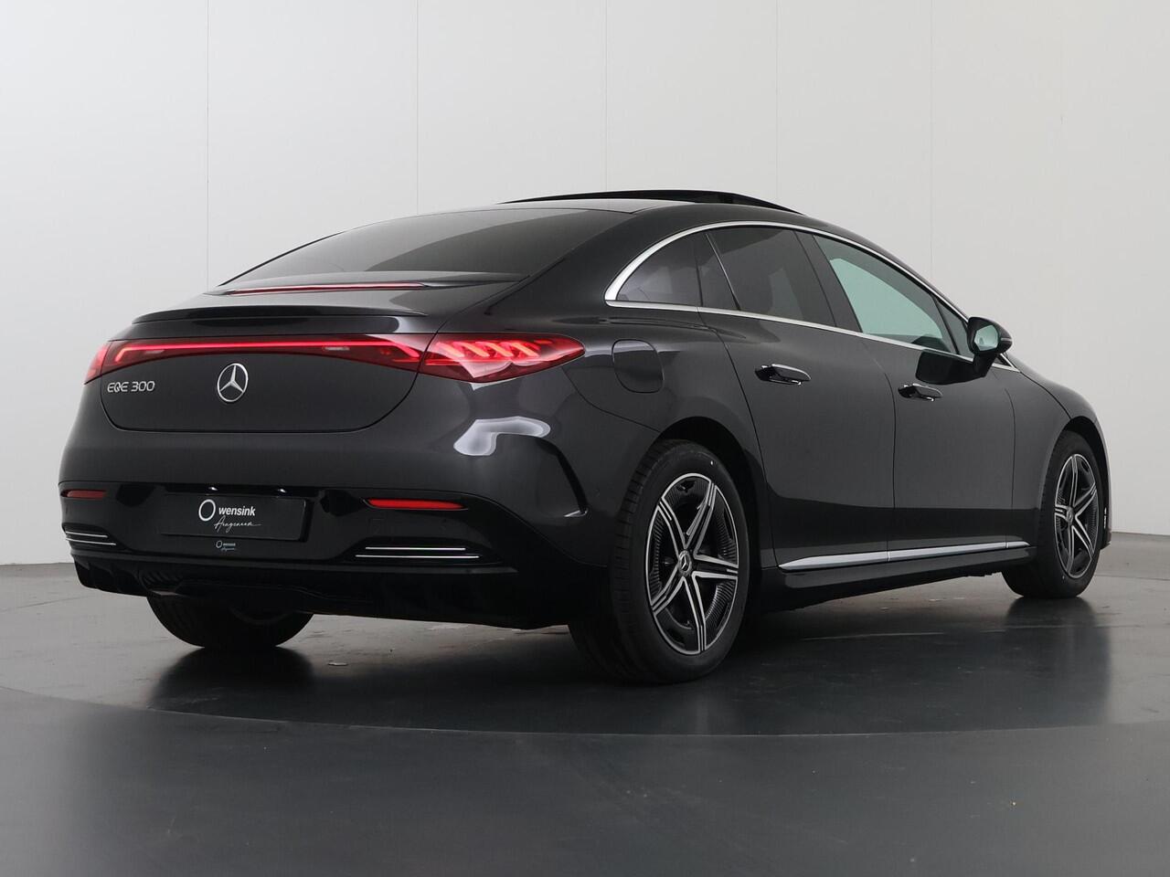 Mercedes-Benz EQE 300 AMG Line 89 kWh | Panoramadak | Memory | Sfeerverlichting | Apple carplay/Android auto | Dodehoekassistent | Manufaktur gordels |