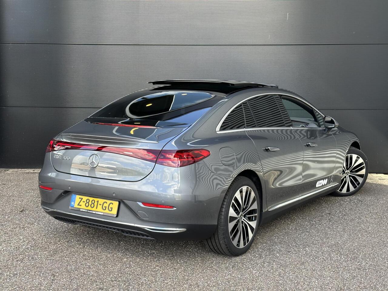 Mercedes-Benz EQE 300 | Panoramadak | Luxury | Achteruitrijcamera | Memorystoelen Verwarmd | Sfeerverlichting | Apple & Android Carplay
