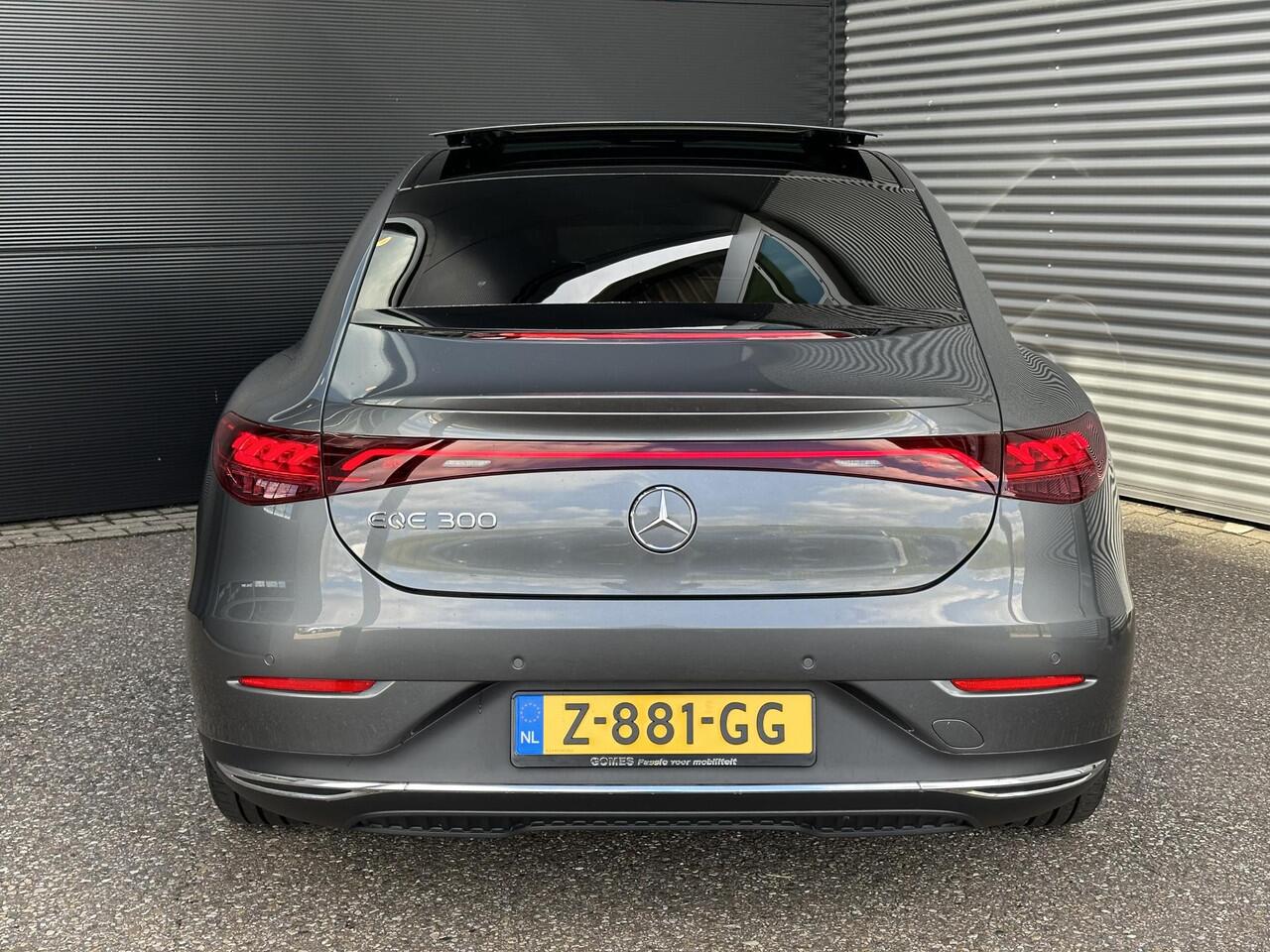 Mercedes-Benz EQE 300 | Panoramadak | Luxury | Achteruitrijcamera | Memorystoelen Verwarmd | Sfeerverlichting | Apple & Android Carplay