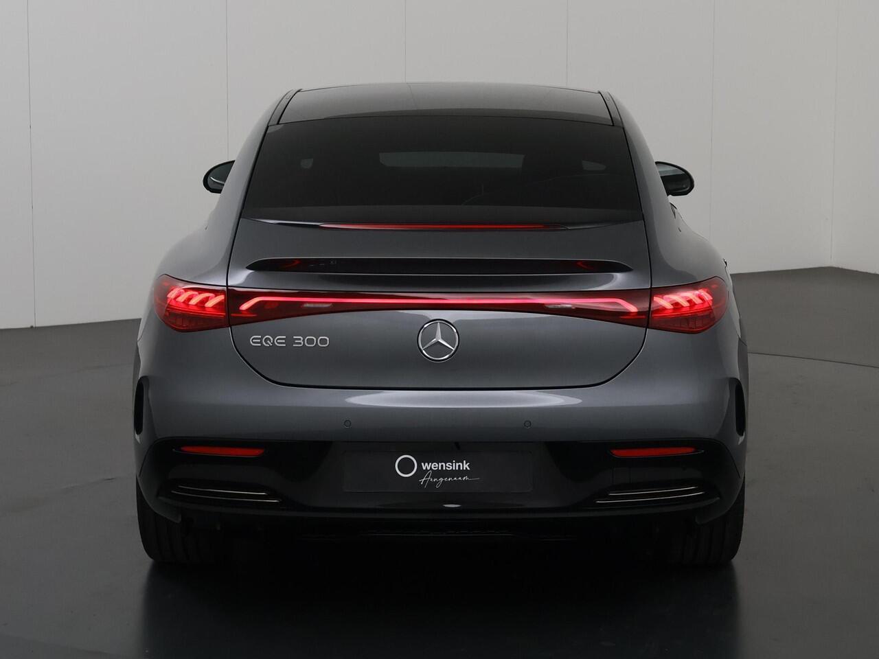 Mercedes-Benz EQE 300 Sport Edition | Panoramadak | Winterpakket | Nightpakket | AMG-Spoiler