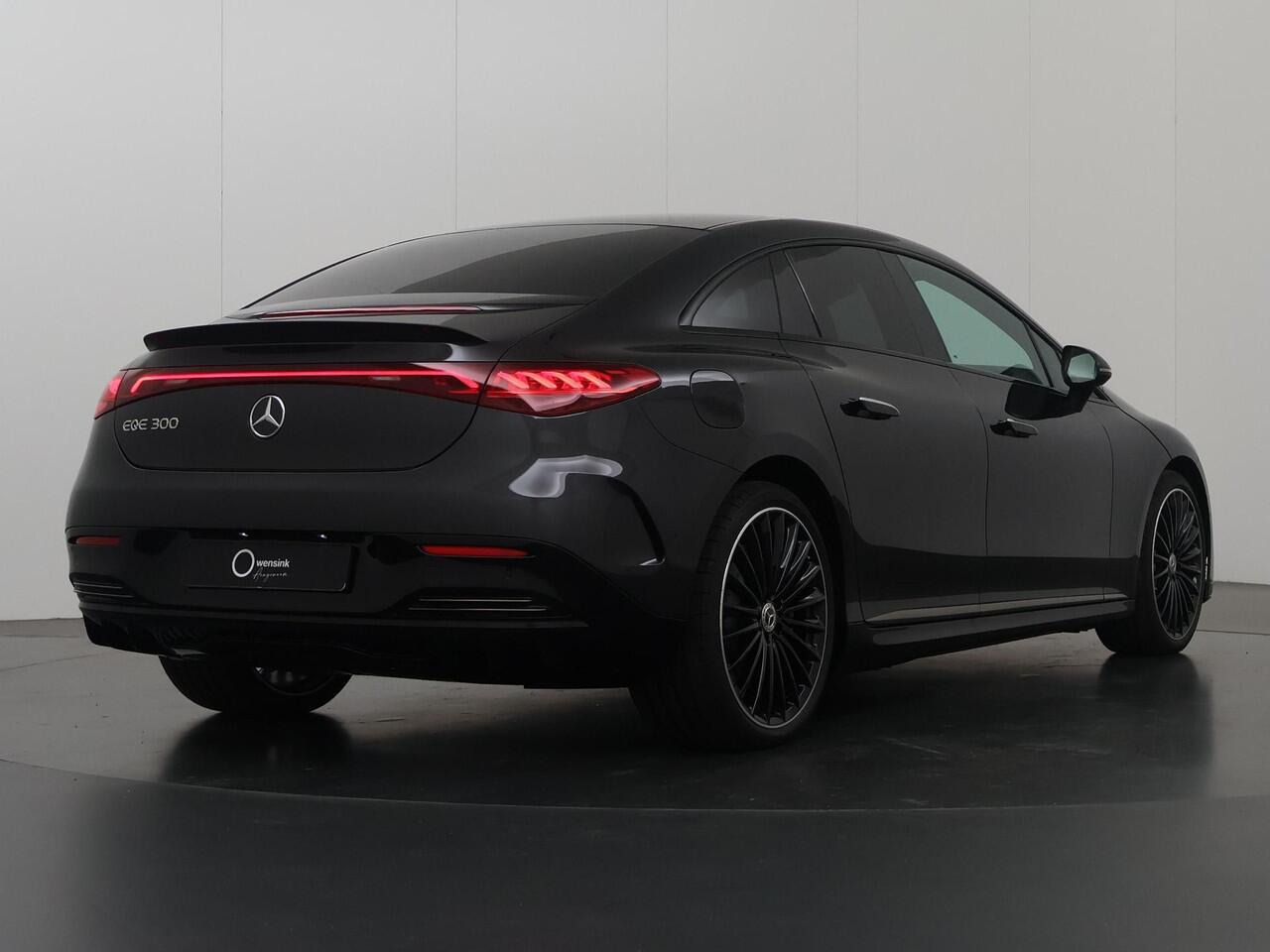 Mercedes-Benz EQE 300 Sport Edition 89 kWh | AMG Line | Panoramadak | Nightpakket | AIRMATIC | 21-Inch | Winterpakket | Burmester | Apple Car Play