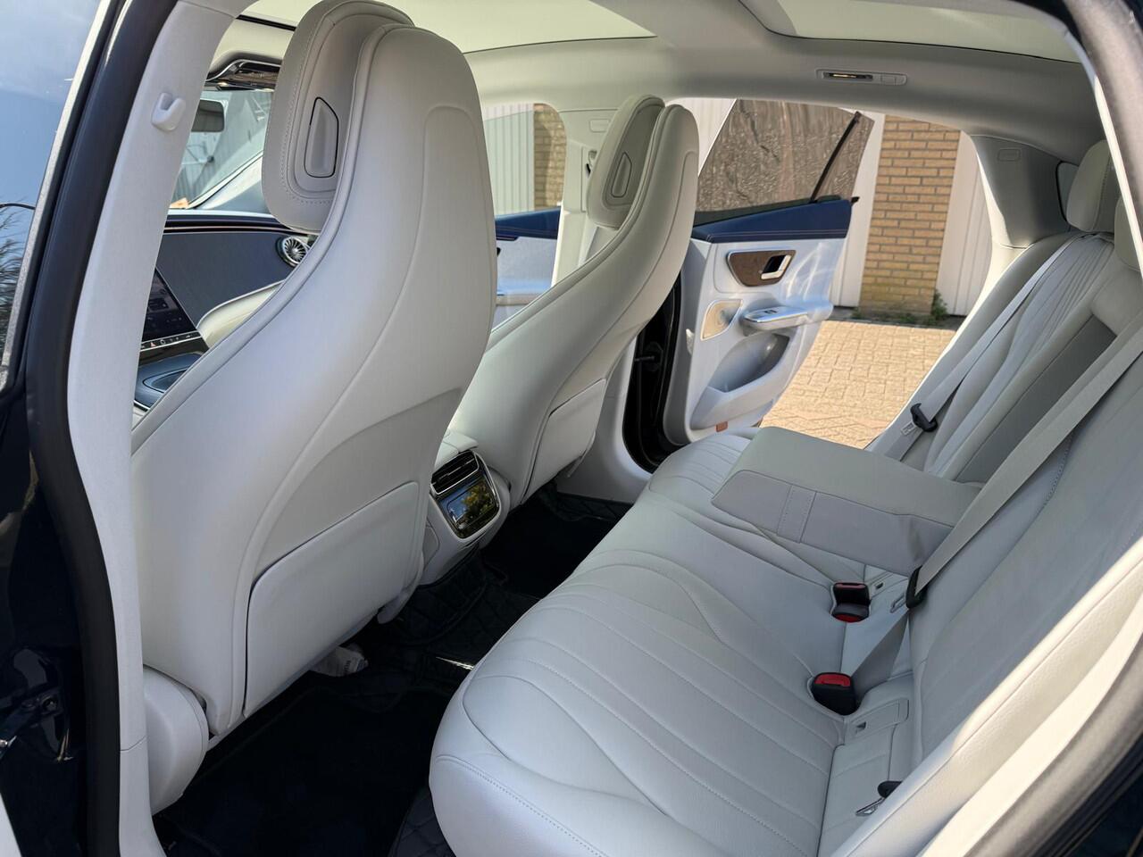 Mercedes-Benz EQE 300 AMG Line 89 kWh Bezichtiging op vooraf gemaakte afspraak