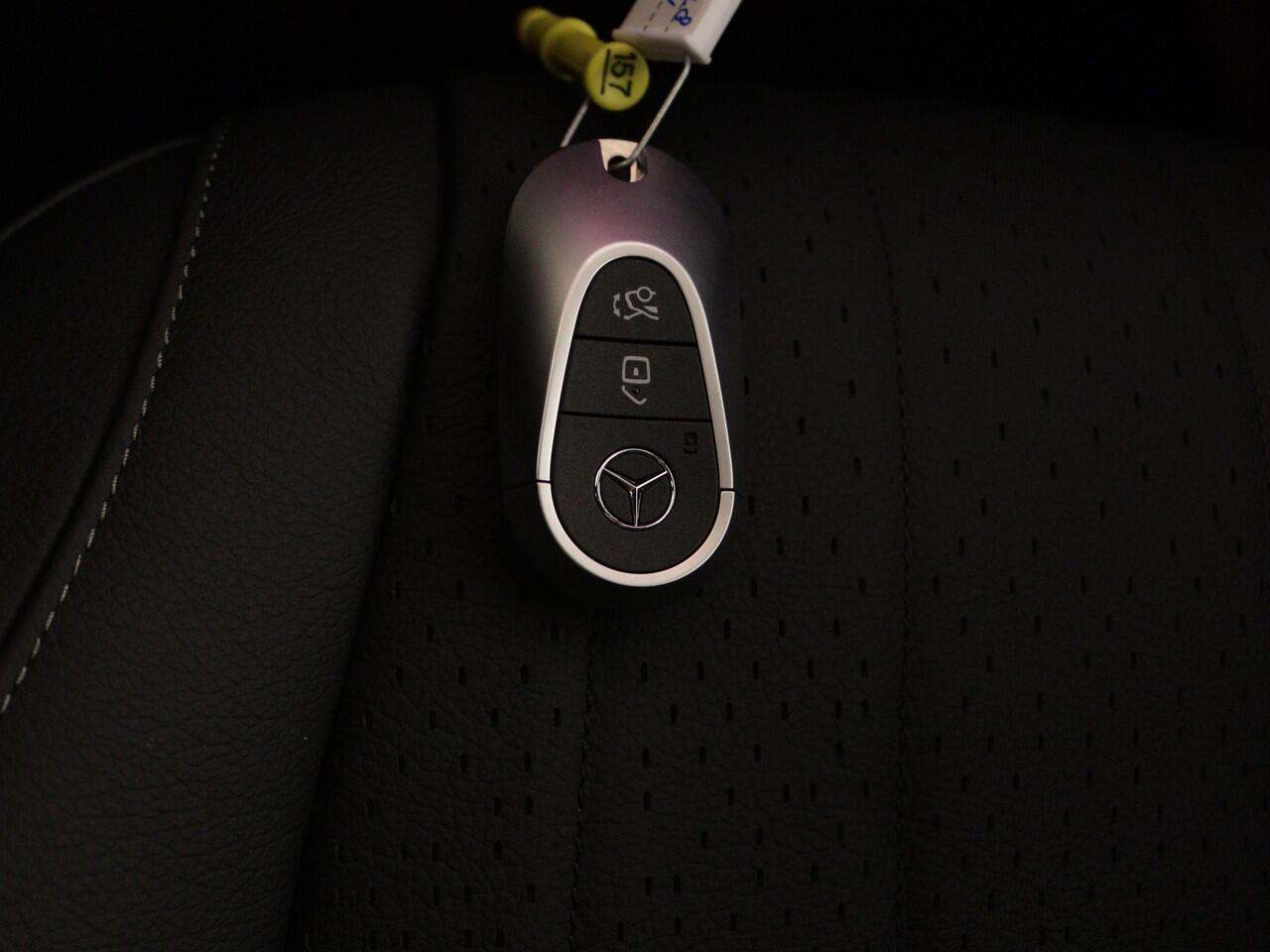 Mercedes-Benz EQE SUV 350+ AMG Line 91 kWh | Airmatic | Nightpakket | Rijassistentiepakket Plus | Head-up display | DIGITAL LIGHT | Akoestiek comfortpakket | Burmester® 3D-Surround sound system | USB-pakket plus |