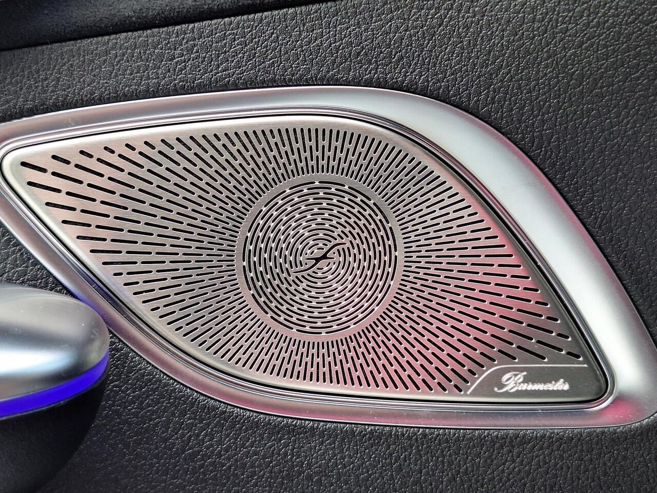 Mercedes-Benz EQE 300 AMG Line | Premium Pakket | Night Pakket | Rijassistentie Pakket Plus | Akoestisch Comfortpakket | Trekhaak | Burmester 3D Surround Sound | 360° Camera | DISTRONIC Afstandsassistent | Verkeersbordenassistent | DIGITAL LIGHT | Elektrisch Verstelbare St