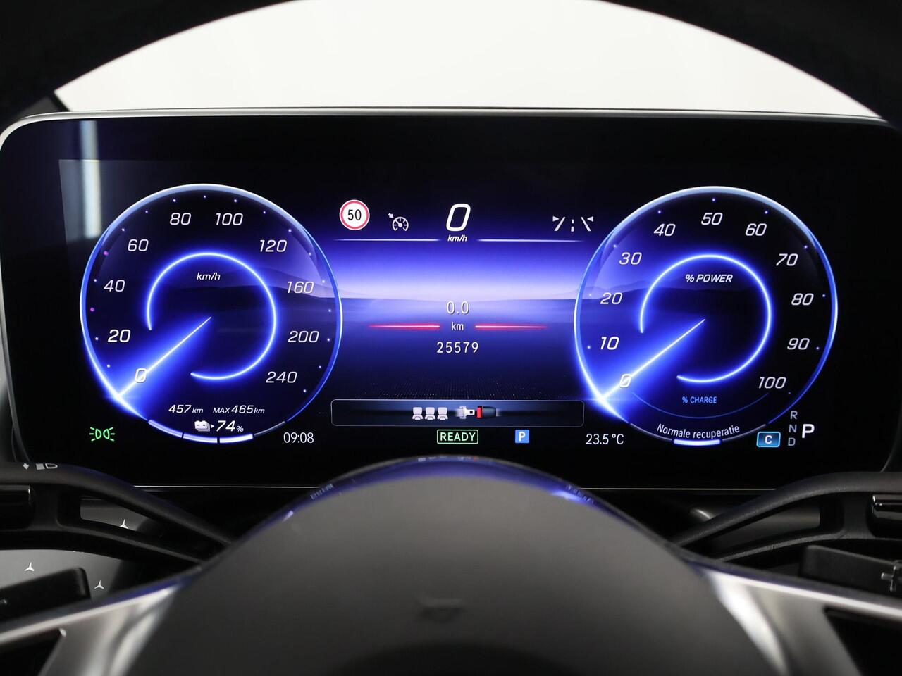 Mercedes-Benz EQE 300 Business Line 89 kWh | Panoramadak | Achteruitrijcamera | 19" lichtmetalen velgen | Stoelverwarming | Sfeerverlichting