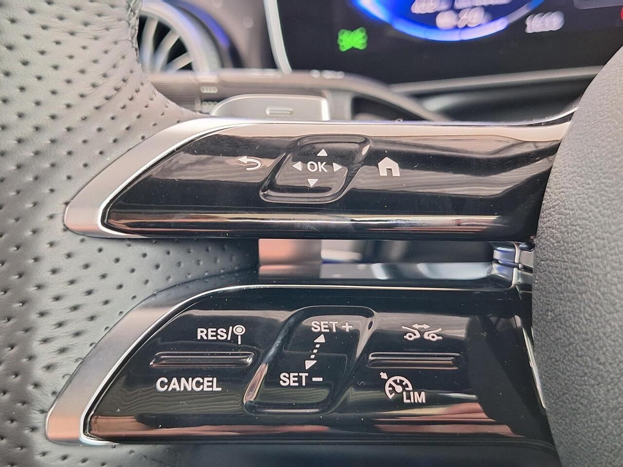 Mercedes-Benz EQE 350 AMG Line | Matgrijs | Premium Pakket | Night Pakket | Rijassistentiepakket Plus | Panoramadak | AIRMATIC Luchtvering | Burmester 3D Surround Sound |