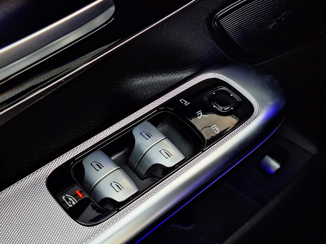 Mercedes-Benz EQE 300 Luxury Line | Panoramadak | AIRMATIC Luchtvering | DISTRONIC Afstandsassistent | Dodehoekassistent | DIGITAL LIGHT | Elektrisch Verstelbare Stoelen + Geheugen | Stoelverwarming | Stuurverwarming | Sfeerverlichting | Apple CarPlay | Android Auto | Elek