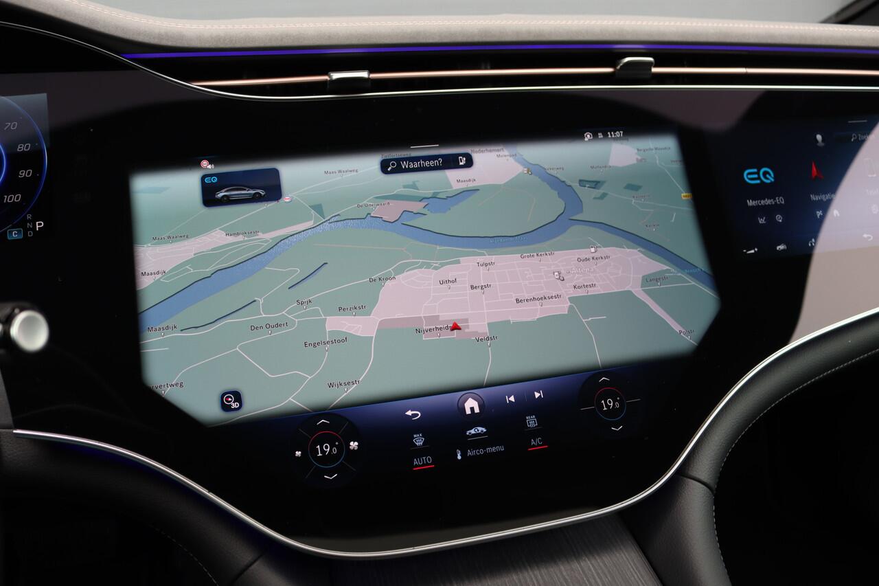 Mercedes-Benz EQE 300 Business Line 89 kWh | MBUX Hyperscreen | Distronic | Memory | Panoramadak | Verwarmd Stuurwiel | Augmented Reality | Leder | Warmtepomp |