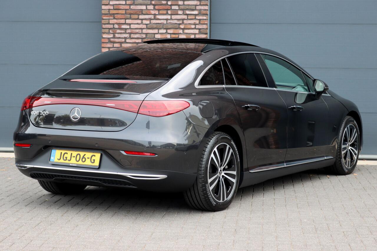 Mercedes-Benz EQE 300 Luxury Line 89 kWh | 39.500,- ex | Distronic | Panoramadak | Verwarmd Stuurwiel | Memory | Leder | Warmtepomp | Camera | Rijassistentiepakket | Digital Light |