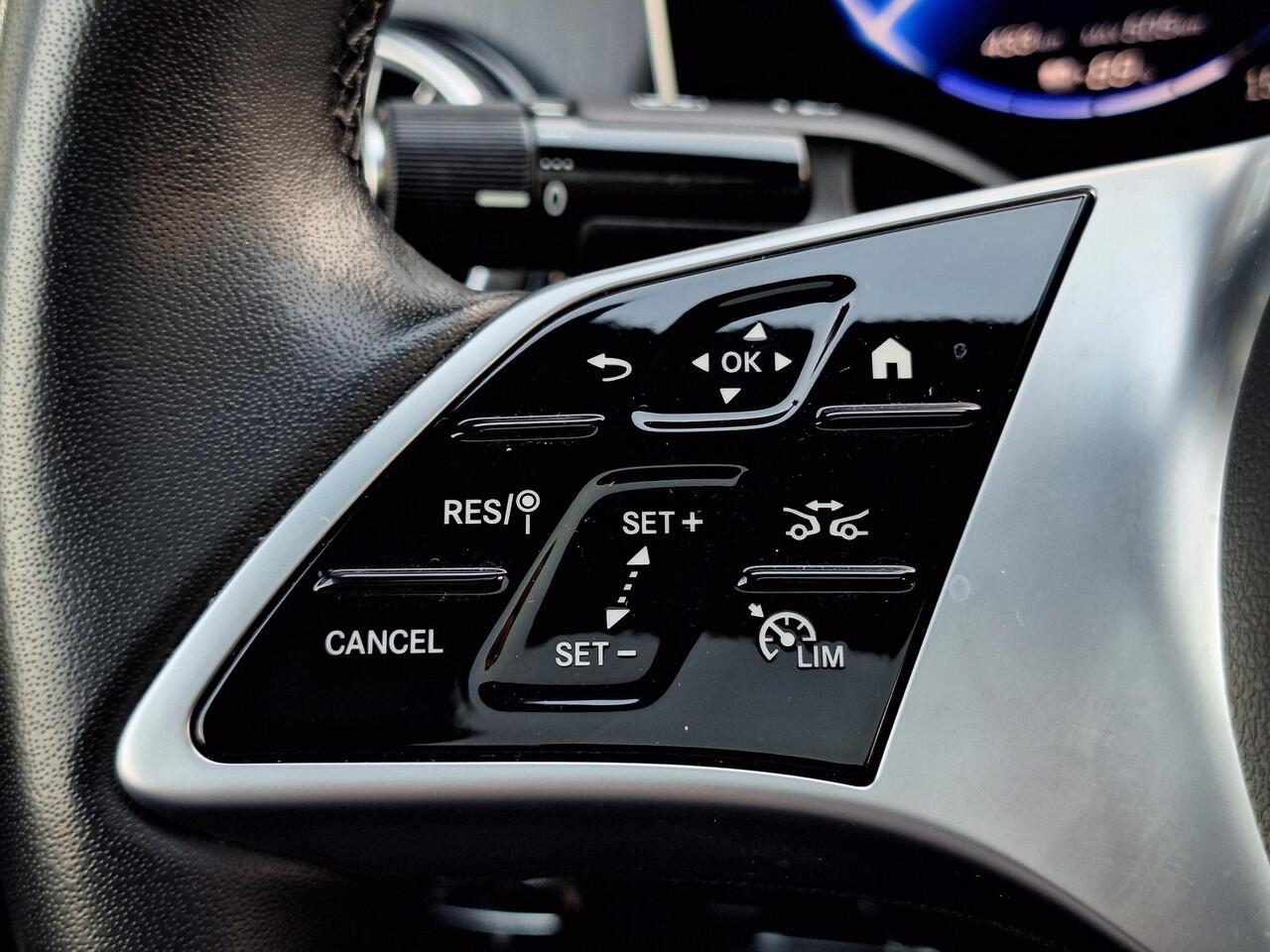 Mercedes-Benz EQE 300 Luxury Line | Panoramadak | Luchtvering | Achteruitrijcamera | Memorystoelen Verwarmd | Sfeerverlichting | Apple & Android Carplay