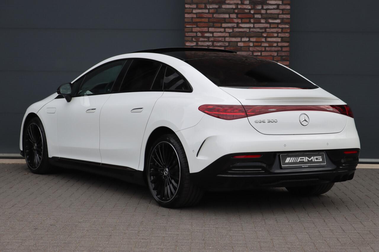 Mercedes-Benz EQE 300 Premium AMG Line 89 kWh | Hyperscreen | Airmatic | Achterasbesturing | Distronic+ | Stoelventilatie | Burmester | HUD | Verwarmd Stuurwiel | Digital Light | Panoramadak | Warmtepomp |