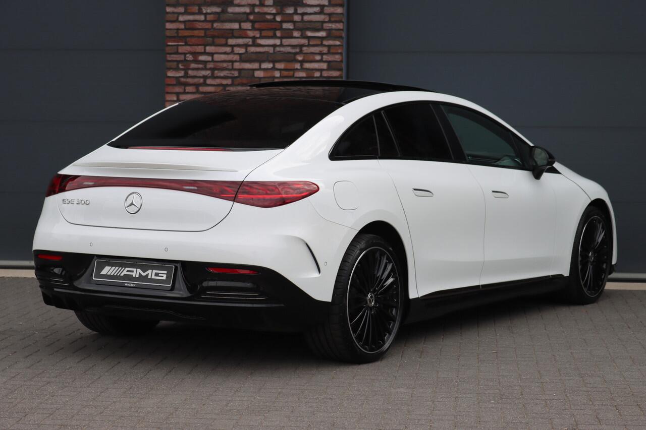 Mercedes-Benz EQE 300 Premium AMG Line 89 kWh | Hyperscreen | Airmatic | Achterasbesturing | Distronic+ | Stoelventilatie | Burmester | HUD | Verwarmd Stuurwiel | Digital Light | Panoramadak | Warmtepomp |