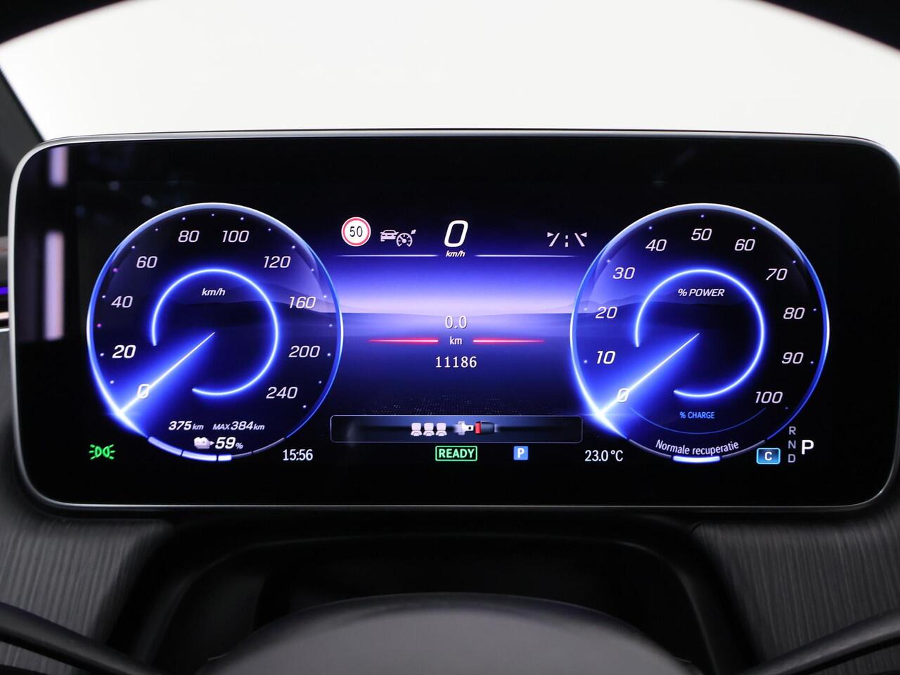 Mercedes-Benz EQE 300 AMG Line 89 kWh | Panoramadak | Memory | Sfeerverlichting | Apple carplay/Android auto | Dodehoekassistent | Manufaktur gordels |