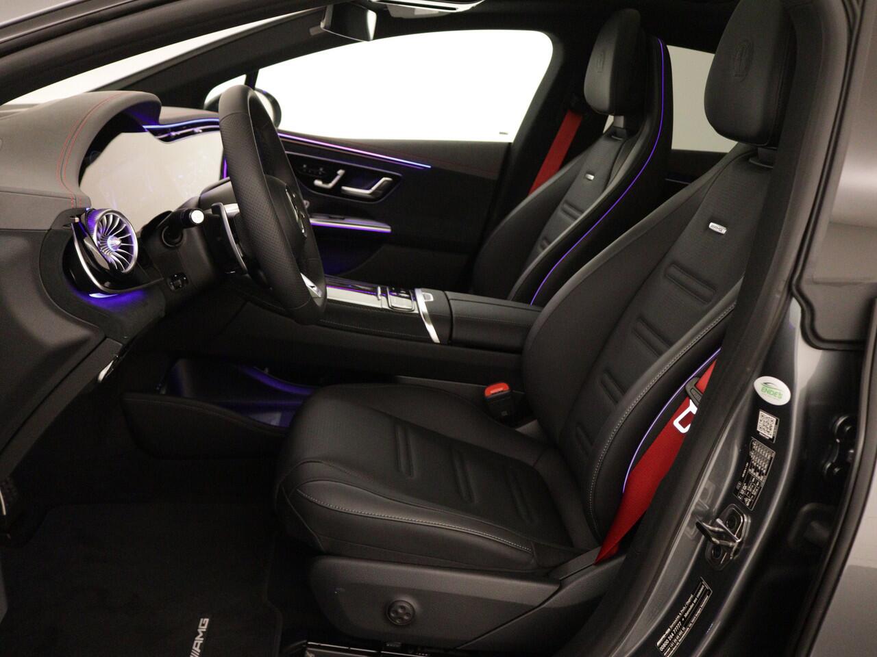 Mercedes-Benz EQE AMG 43 4MATIC 91 kWh | 476 PK | AMG Nightpakket | Premium Plus Pack | MBUX HYPERSCREEN | Verwarmd stuurwiel en voorruit | Burmester® soundsystem | Sierdelen AMG Carbon | Rijassistentiepakket plus | 360° camera | Nappaleder |