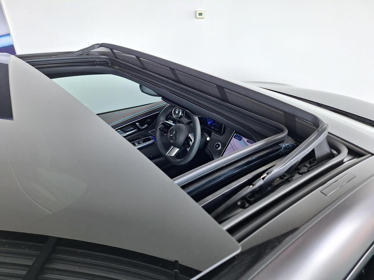 Mercedes-Benz EQE 350 AMG Line | Matgrijs | Premium Pakket | Night Pakket | Rijassistentiepakket Plus | Panoramadak | AIRMATIC Luchtvering | Burmester 3D Surround Sound |