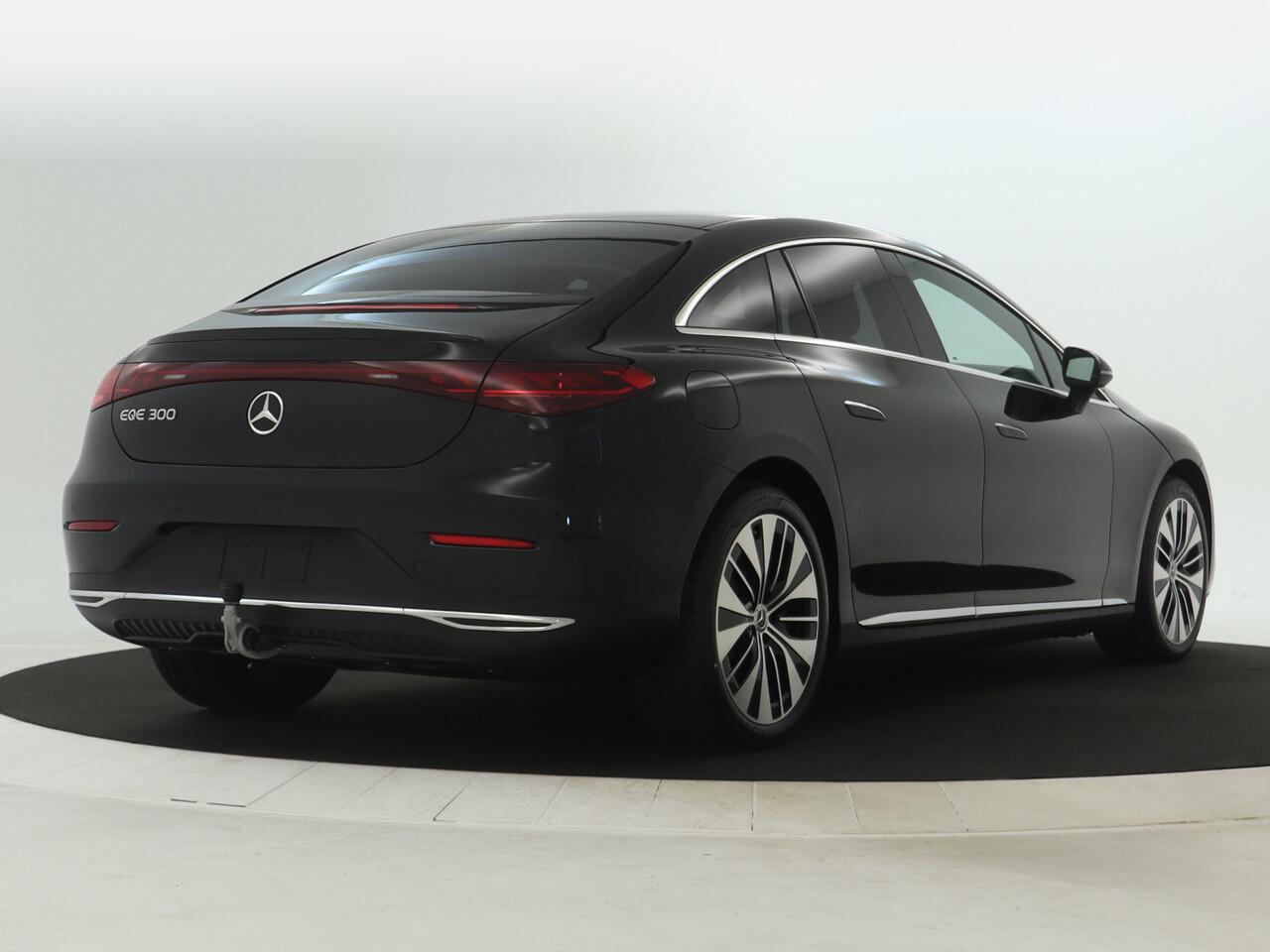 Mercedes-Benz EQE 300 Business Solution 90 kWh | Rijassistentiepakket | Trekhaak | Memorypakket | Achteruitrijcamera | KEYLESS GO-pakket | USB-pakket Plus | GUARD 360 ° Vehicle protection | Business Plus Pack | Dodehoekassistent |