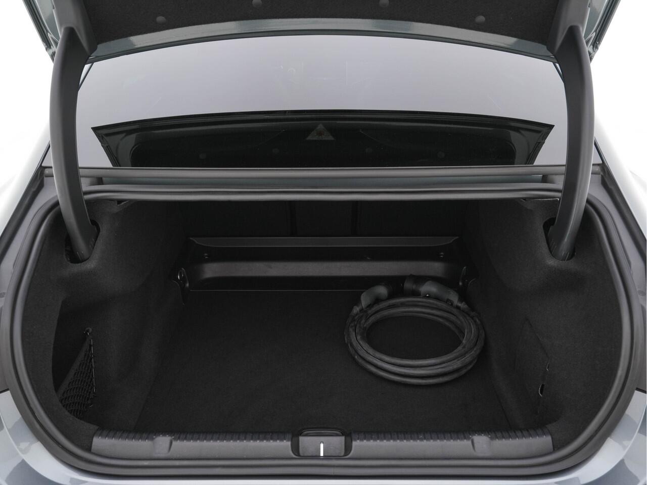 Mercedes-Benz EQE 350+ Launch-Edition AMG-Line 91 kWh [ 3-Fase ] Aut. *PANO | BURMESTER-SURROUND | ADAPTIVE-CRUISE | BLINDSPOT | LEATHER-MICROFIBRE | FULL-LED | AMBIENT-LIGHT | MEMORY-PACK | DIGI-COCKPIT | SPORT-SEATS | CAMERA | KEYLESS | DAB+ | CARPLAY |