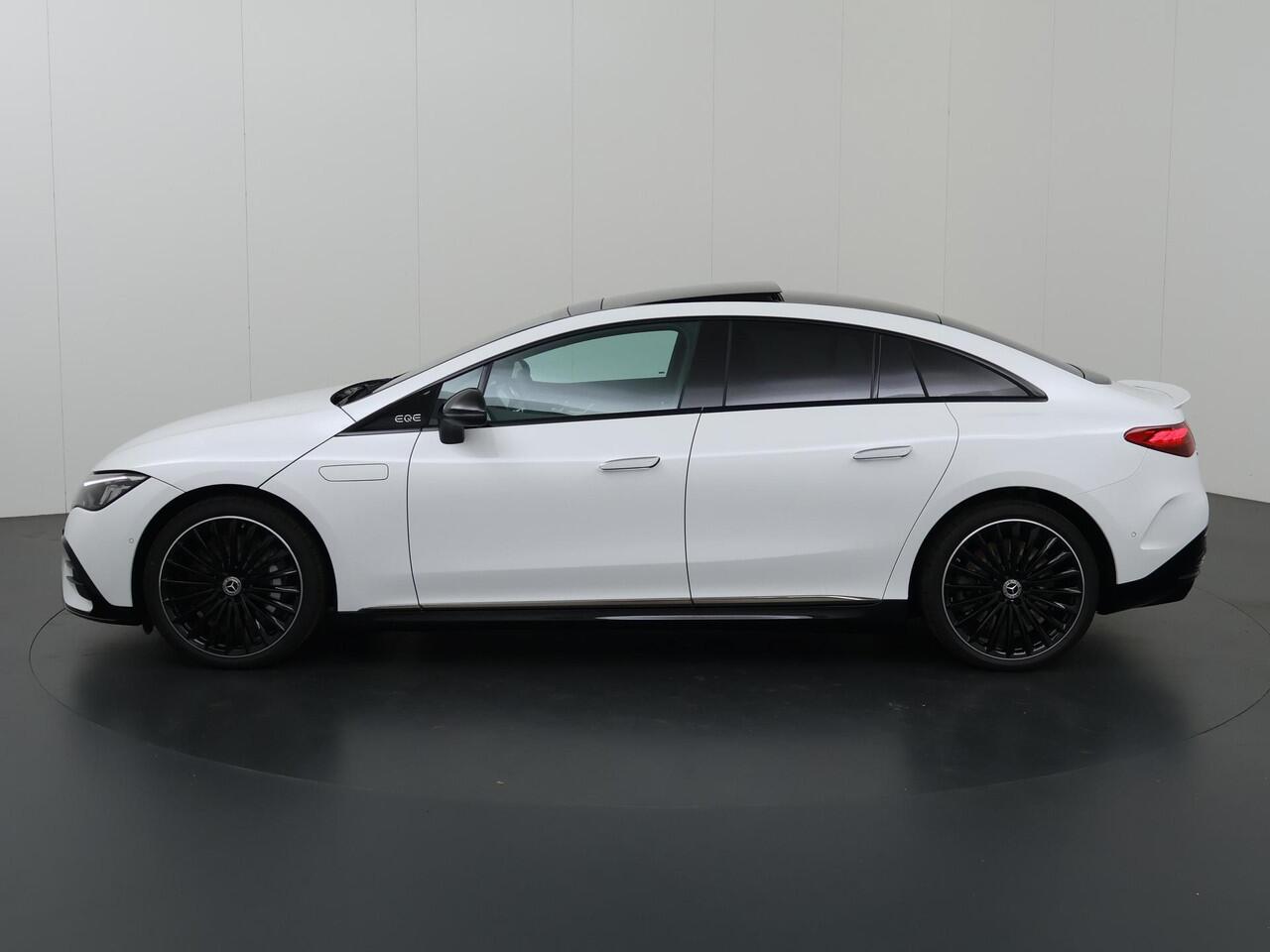 Mercedes-Benz EQE 300 Sport Edition | AMG Line | Panoramadak | Nightpakket | Rijassistentiepakket | Luchtvering | Winter pakket | Premium sfeerverlichting | 21 Inch Mulitspaaks