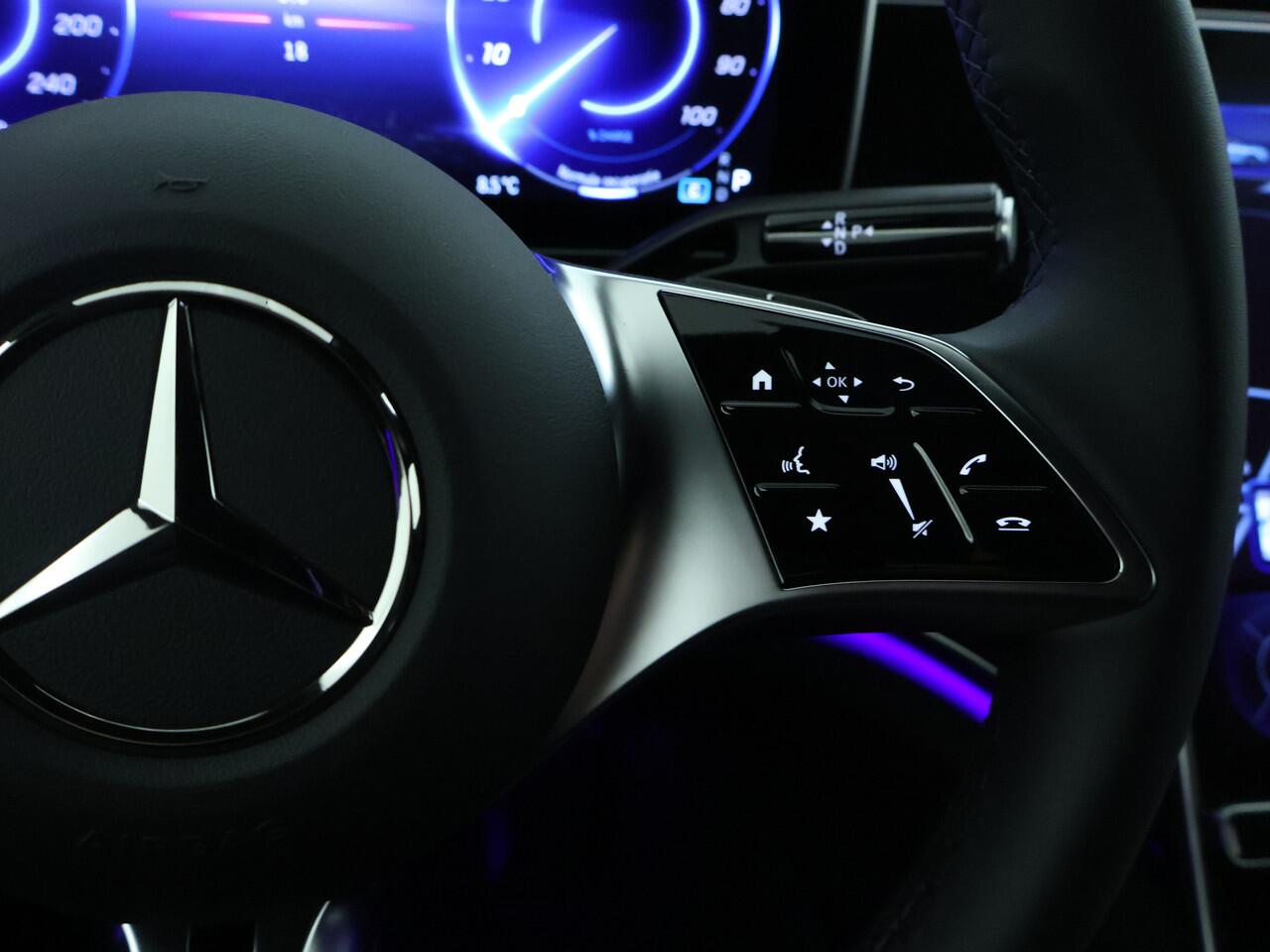 Mercedes-Benz EQE 300 Business Solution 90 kWh | Rijassistentiepakket | Trekhaak | Memorypakket | Achteruitrijcamera | KEYLESS GO-pakket | USB-pakket Plus | GUARD 360 ° Vehicle protection | Business Plus Pack | Dodehoekassistent |