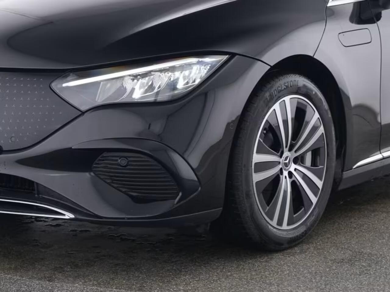 Mercedes-Benz EQE 300 89 kWh Trekhaak Memory Burmester Stuurverwarming Stoelverwarming