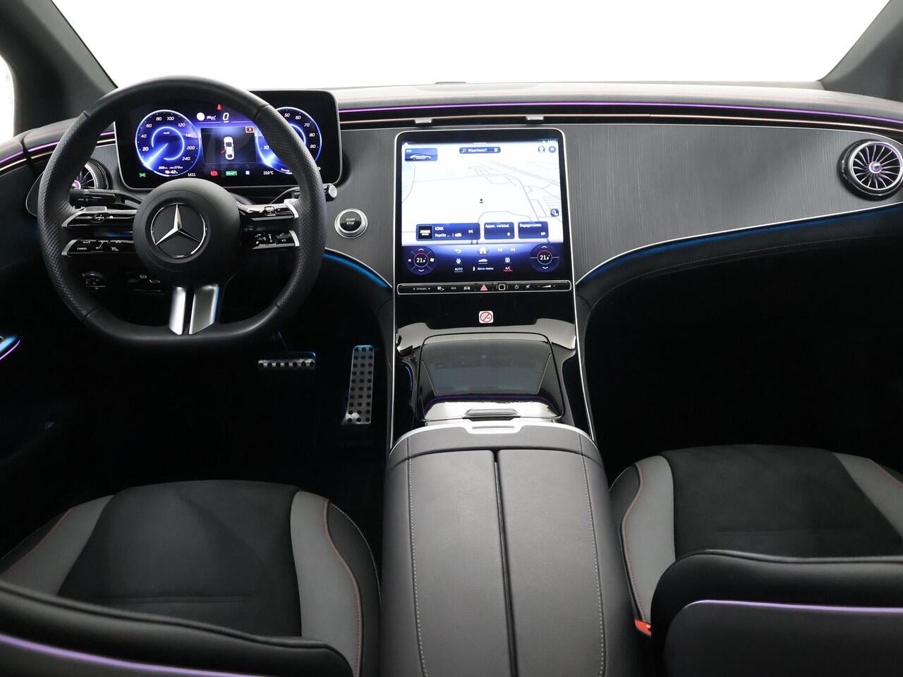 Mercedes-Benz EQE 300 AMG Line 89 kWh | Sfeerverlichting | Panoramadak | Rode gordels | Memory |