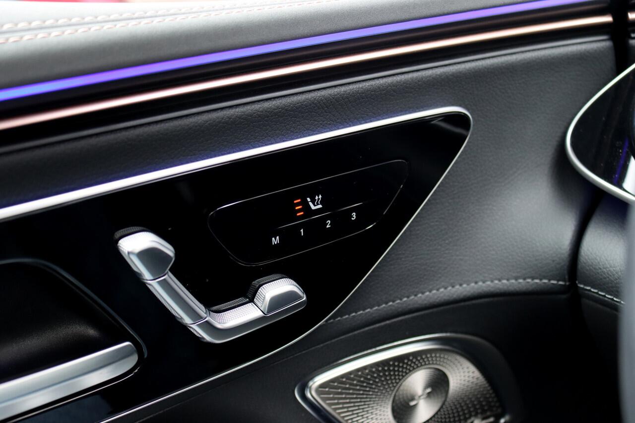 Mercedes-Benz EQE 300 AMG Line 89 kWh | Hyperscreen | Achterasbesturing | Distronic+ | Panoramadak | Burmester | Digital Light | Verwarmd Stuurwiel | Warmtepomp | Luchtkwaliteitspakket |