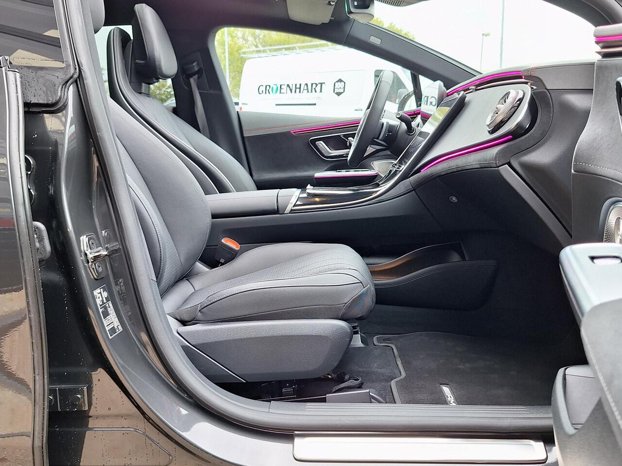 Mercedes-Benz EQE 300 | Panoramadak | Luchtvering | AMG Night | Premium PLUS | Nightpakket | Panoramadak | Luchtvering | Head-up Display | 360° Camera | Sfeerverlichting | Burmester® 3D | Rijassistentiepakket Plus | Memorystoelen Verwarmd | Sfeerverlichting | Apple & Andro