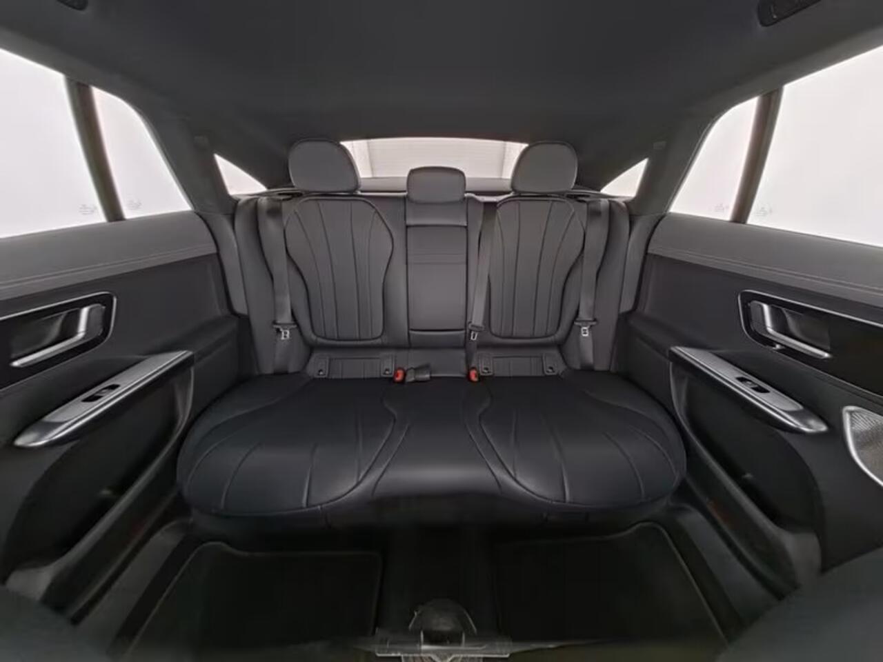 Mercedes-Benz EQE 300 89 kWh Trekhaak Memory Burmester Stuurverwarming Stoelverwarming