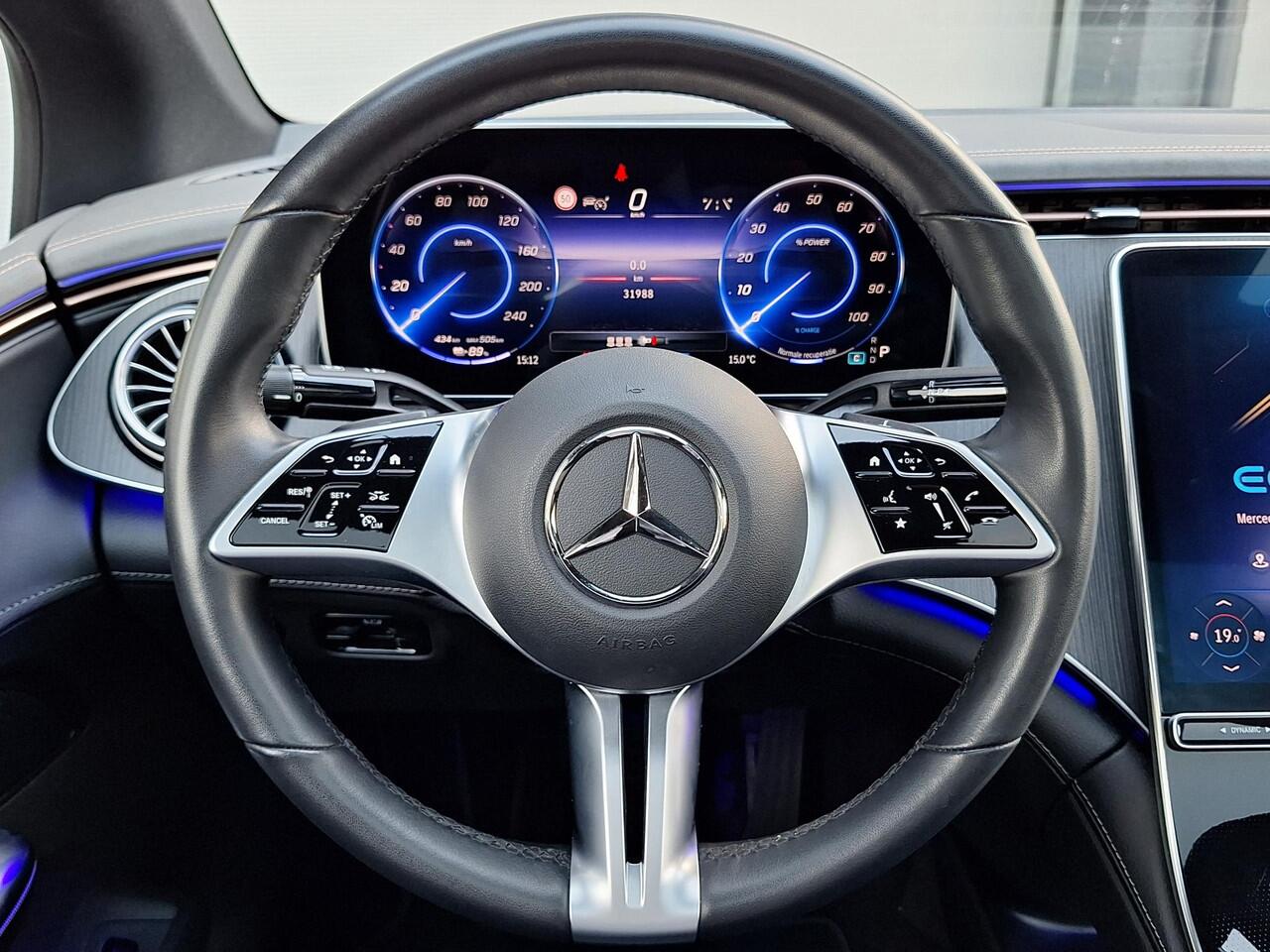 Mercedes-Benz EQE 300 Luxury Line | Panoramadak | Luchtvering | Achteruitrijcamera | Memorystoelen Verwarmd | Sfeerverlichting | Apple & Android Carplay