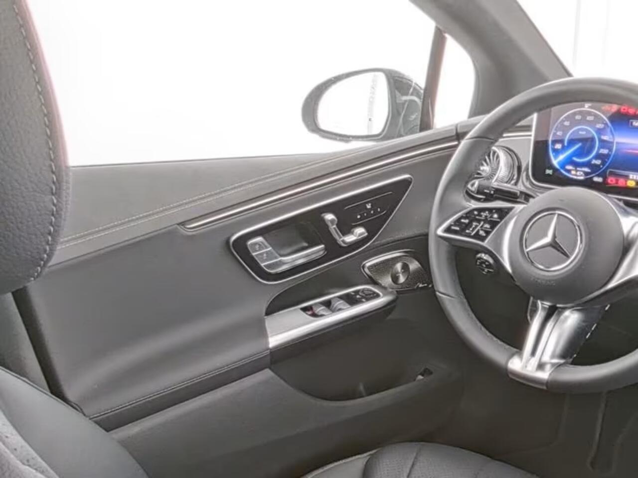 Mercedes-Benz EQE 300 89 kWh Trekhaak Memory Burmester Stuurverwarming Stoelverwarming