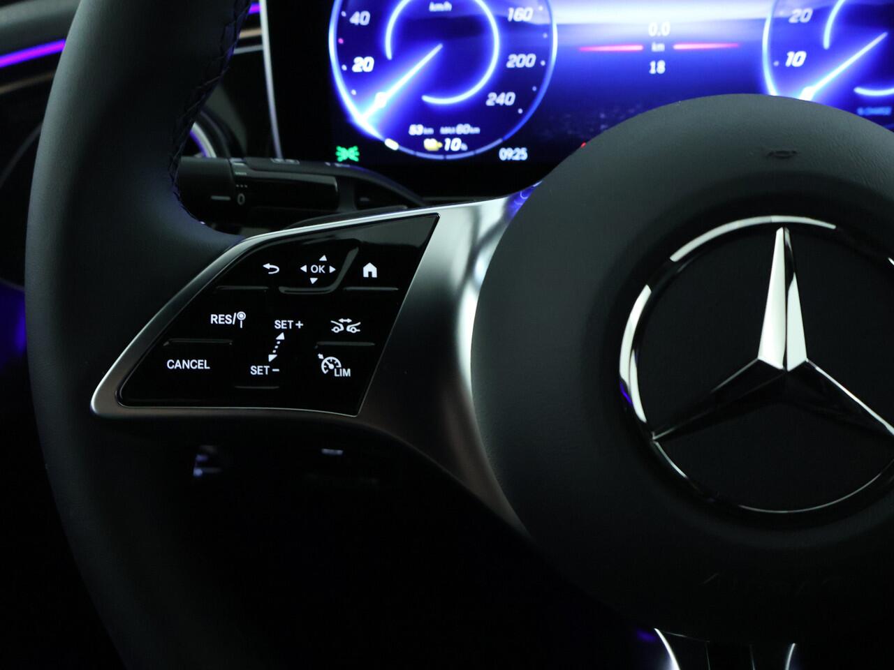 Mercedes-Benz EQE 300 Business Solution 90 kWh | Rijassistentiepakket | Trekhaak | Memorypakket | Achteruitrijcamera | KEYLESS GO-pakket | USB-pakket Plus | GUARD 360 ° Vehicle protection | Business Plus Pack | Dodehoekassistent |