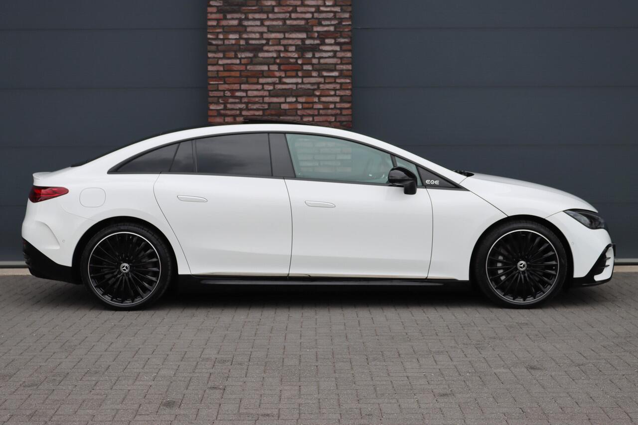 Mercedes-Benz EQE 300 Premium AMG Line 89 kWh | Hyperscreen | Airmatic | Distronic+ | Memory | Burmester | Digital Light | Panoramadak | Warmtepomp | Surround Camera | Augmented Reality | Leder | Keyless Go |