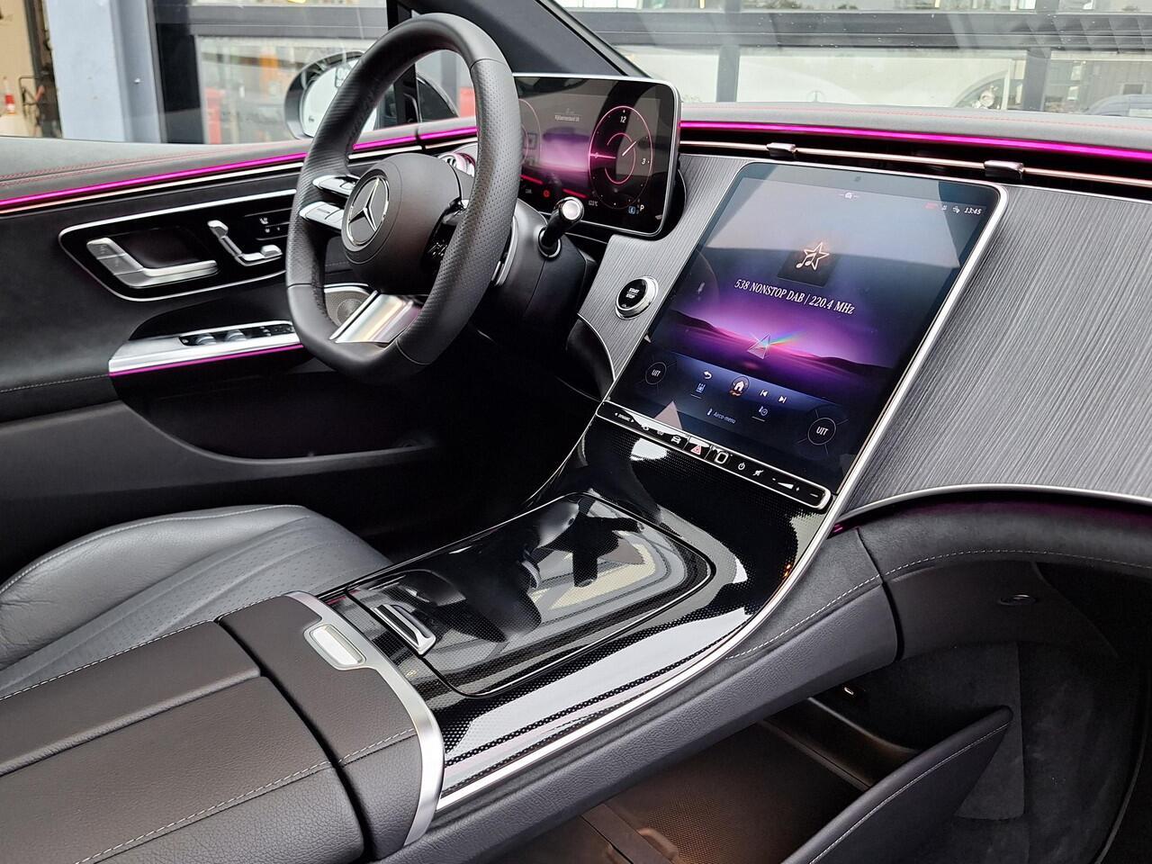 Mercedes-Benz EQE 300 | Panoramadak | Luchtvering | AMG Night | Premium PLUS | Nightpakket | Panoramadak | Luchtvering | Head-up Display | 360° Camera | Sfeerverlichting | Burmester® 3D | Rijassistentiepakket Plus | Memorystoelen Verwarmd | Sfeerverlichting | Apple & Andro