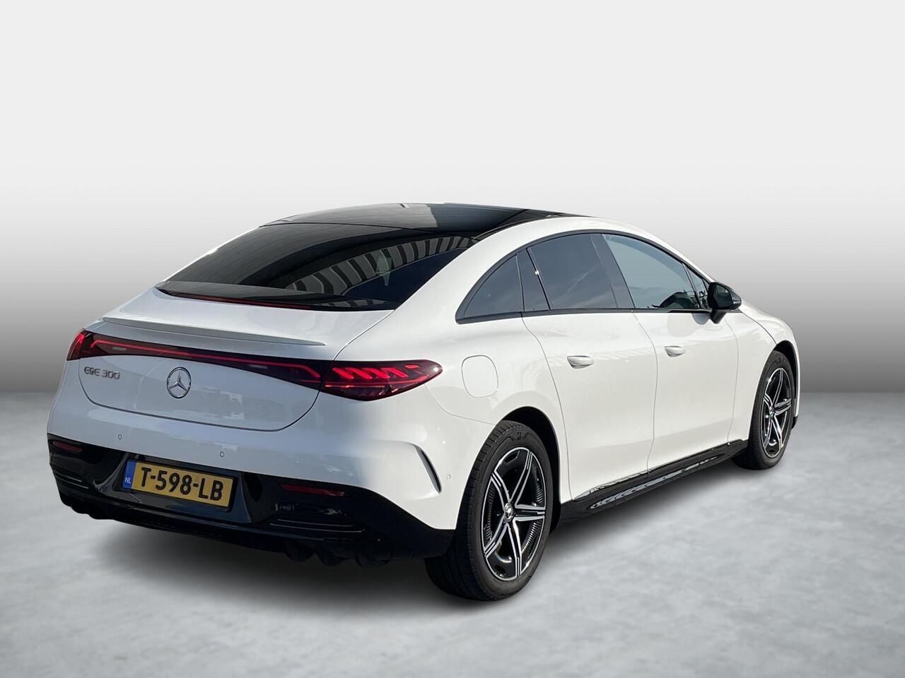 Mercedes-Benz EQE 300 AMG Line | AIRMATIC | Panoramadak |