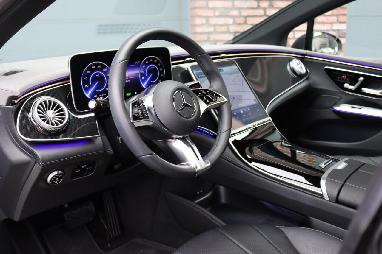 Mercedes-Benz EQE 300 Luxury Line 89 kWh | 39.500,- ex | Distronic | Panoramadak | Verwarmd Stuurwiel | Memory | Leder | Warmtepomp | Camera | Rijassistentiepakket | Digital Light |