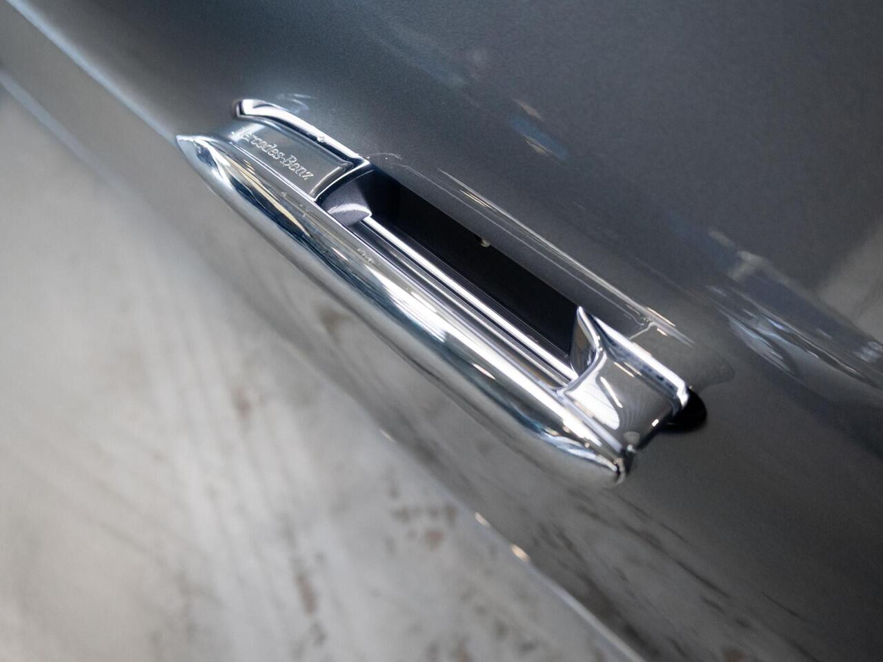 Mercedes-Benz EQE Limousine 300 Business Edition 90 kWh Panorama dak