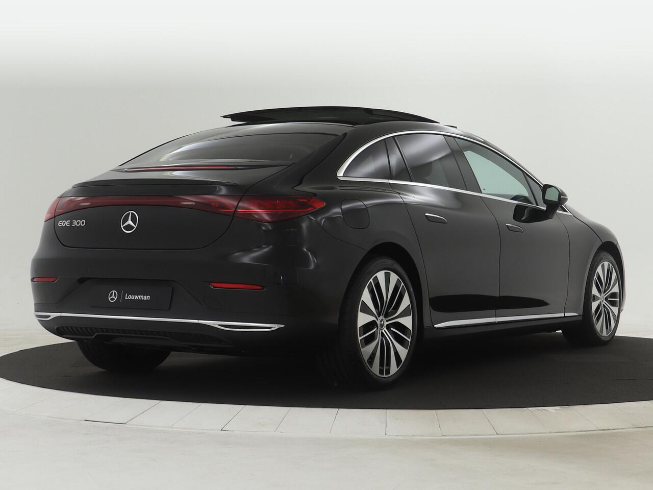 Mercedes-Benz EQE 300 Business Edition 90 kWh | Business Plus Pack | KEYLESS GO-pakket | AC Snellader | 20 inch velgen | Rijassistentiepakket | Dodehoekassistent | Premium sfeerverlichting | Memorypakket |