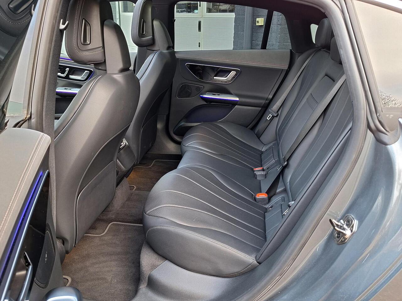 Mercedes-Benz EQE 300 Luxury Line | Panoramadak | AIRMATIC Luchtvering | DISTRONIC Afstandsassistent | Dodehoekassistent | DIGITAL LIGHT | Elektrisch Verstelbare Stoelen + Geheugen | Stoelverwarming | Stuurverwarming | Sfeerverlichting | Apple CarPlay | Android Auto | Elek