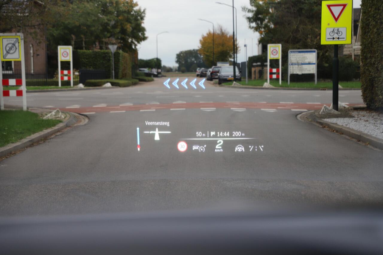 Mercedes-Benz EQS SUV 450+ AMG 108 kWh | 360PK | Massage | Achterasbesturing | Head-up | Luchtvering | Sfeerverlichting | Burmester | Leder exclusief | Keyles-go | 2023.