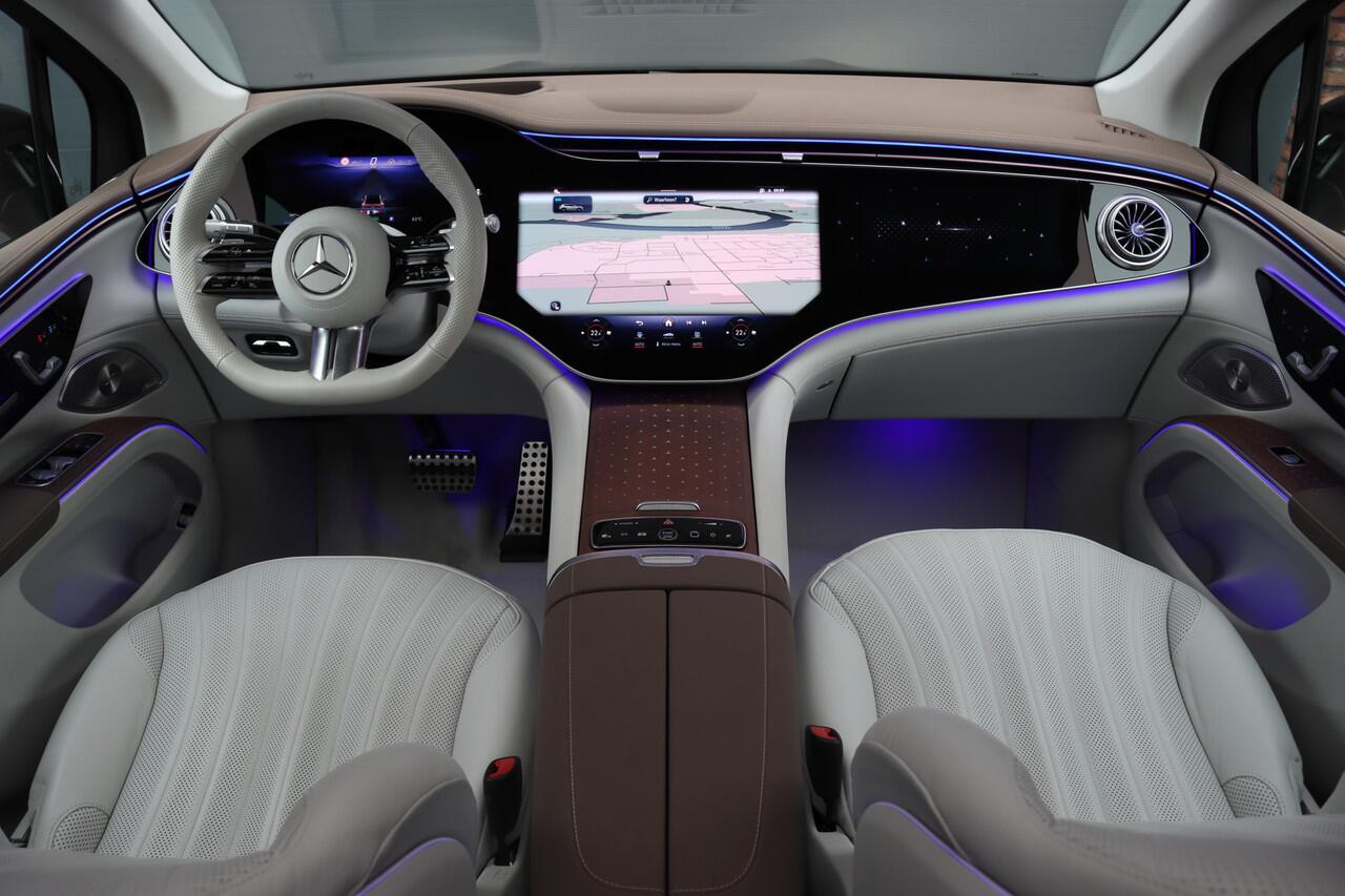Mercedes-Benz EQS SUV 450 4MATIC AMG Line 118 kWh | Facelift | Hyperscreen | Achterasbesturing | Airmatic | Distronic+ | Massage | Burmester | Trekhaak | Verwarmd Stuurwiel | HUD | Stoelventilatie |