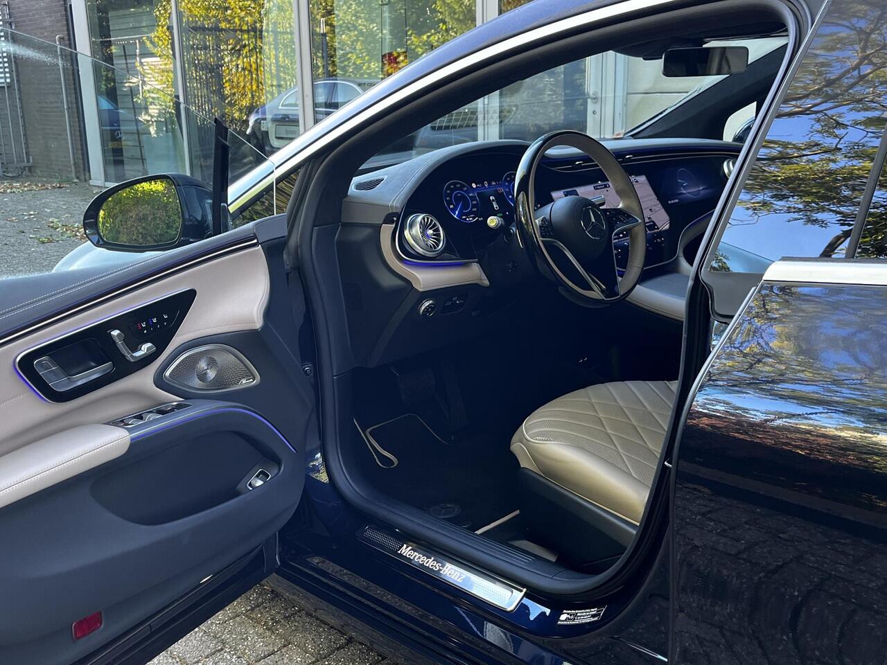 Mercedes-Benz EQS 450+ Luxury Line | MANUFAKTUR Interieur Pakket | Premium Plus Pakket | Rijassistentiepakket Plus | Panoramadak | HYPERSCREEN | 360° Camera | AIRMATIC Luchtvering | Achterasbesturing | DIGITAL LIGHT | Head-up Display | Burmester Surround Sound | Garagedeu