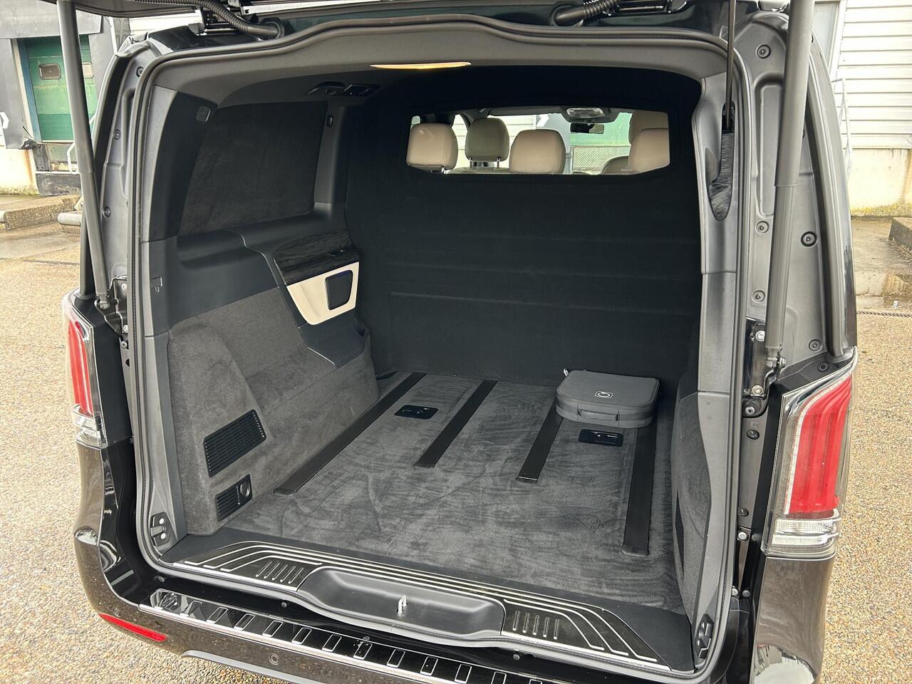 Mercedes-Benz EQV 300 L2 90 kWh Dubbel Cabine | 5-pers | BEIGE LEDER | 360 CAM | DISTRONIC +