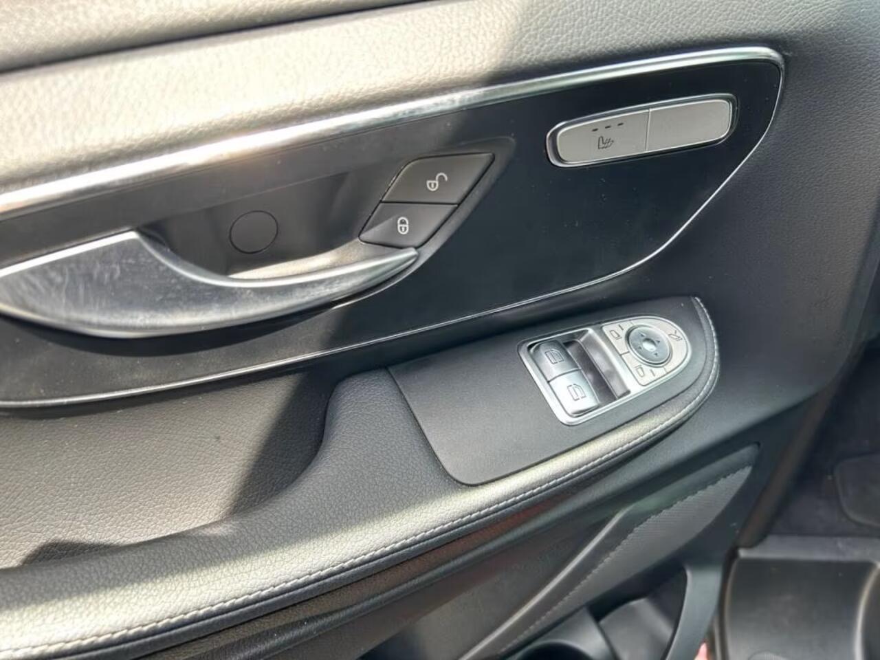 Mercedes-Benz EQV 300 L2 Avantgarde Nieuw Model 7-zitter Distronic Leder LED 360 Camera